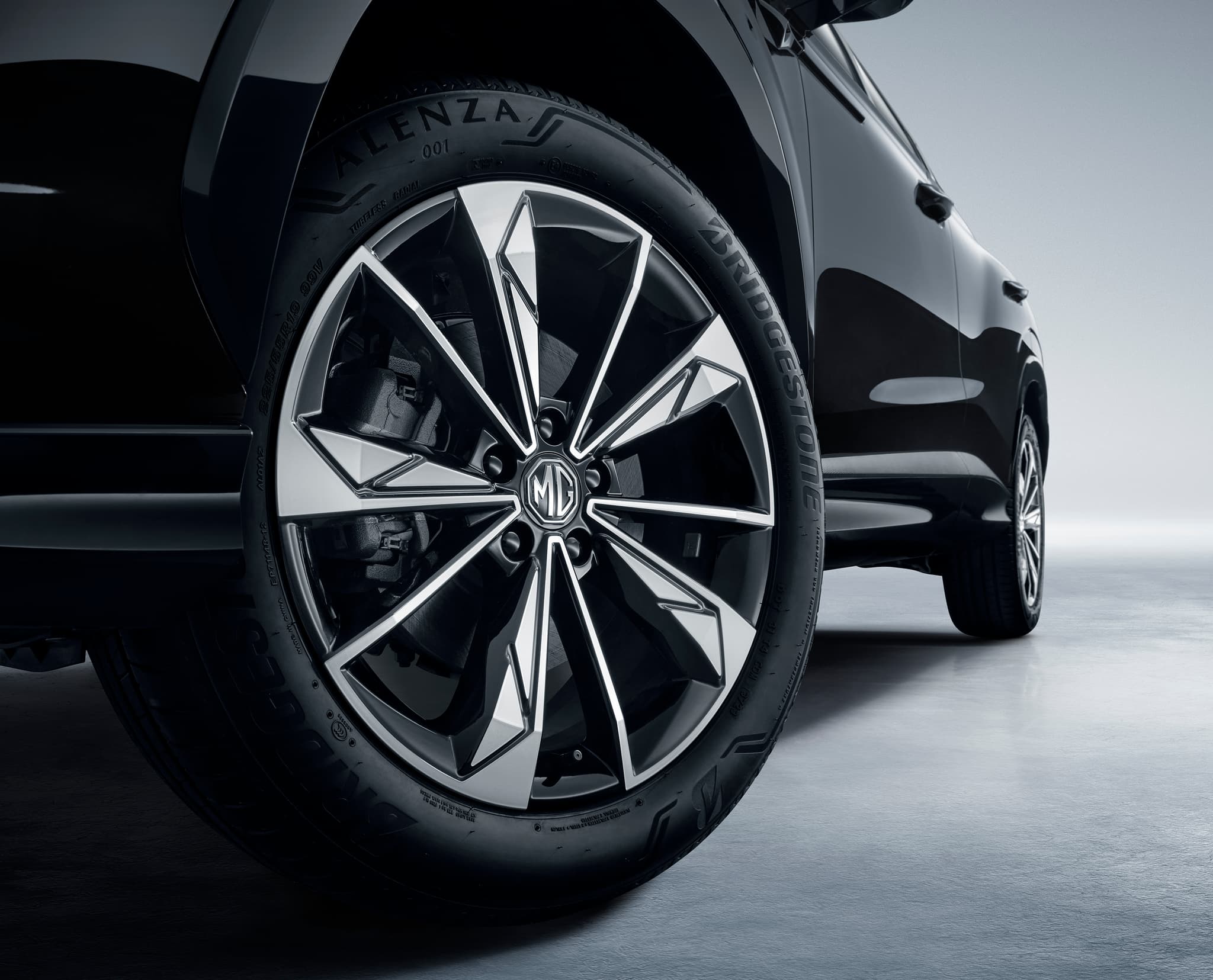 19-Inch Alloy Wheels